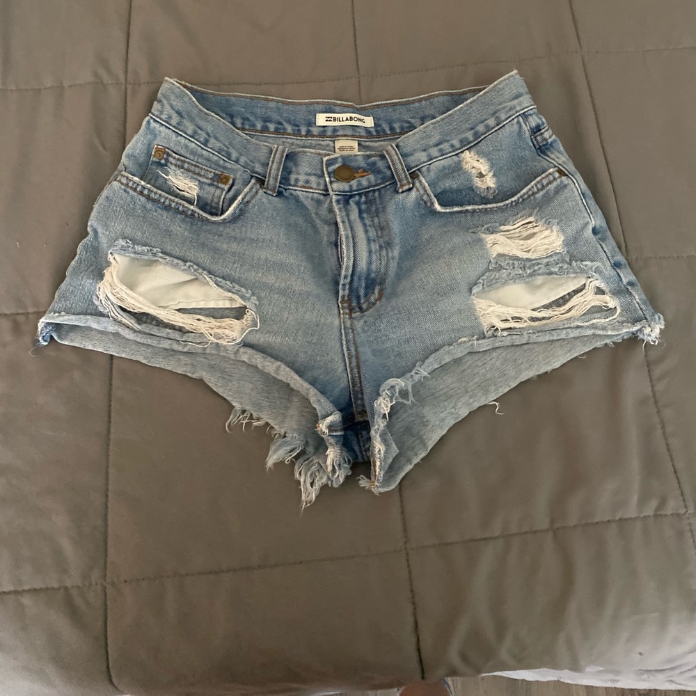 Billabong Drift Away denim shorts size 26